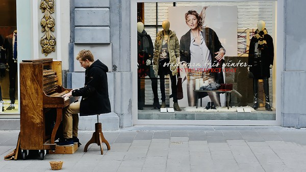 038 punten - 075_De Korrel Wemmel_Reine Jacquemijn_Straatpianist Antwerpen.jpg - 14e plaats